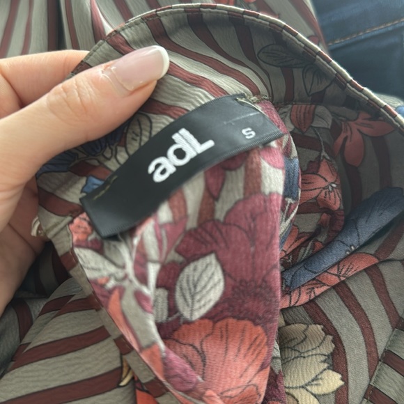 Top - Picture 3 of 7